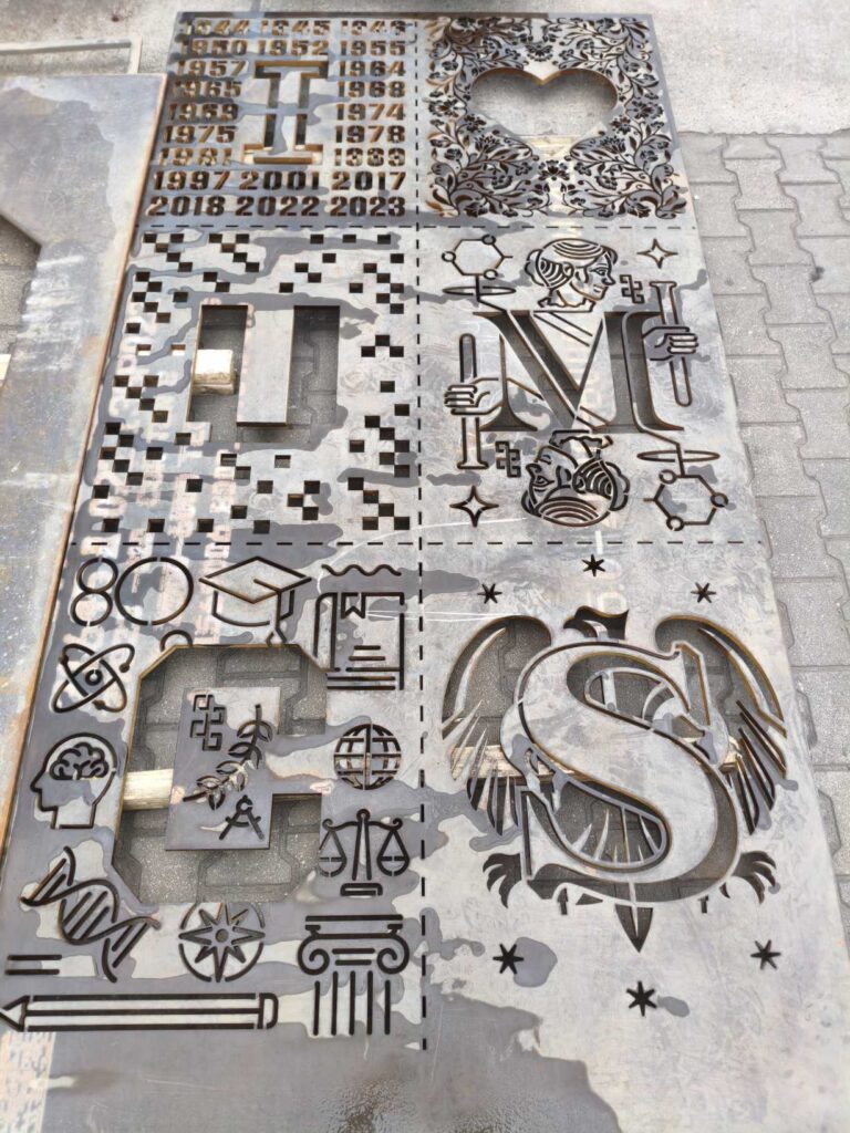 Gotowy projekt wycięty przy użyciu waterjet UMCS Lublin
